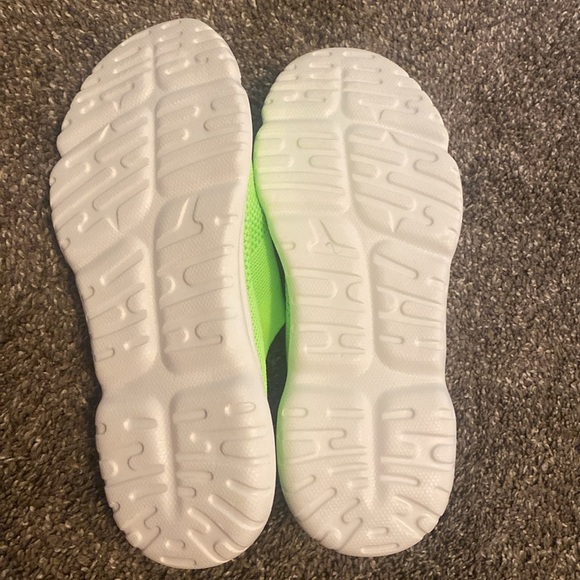 Neon Green Stretch Fabric Slip On Shoes Sz 8 NEW - Picture 5 of 5